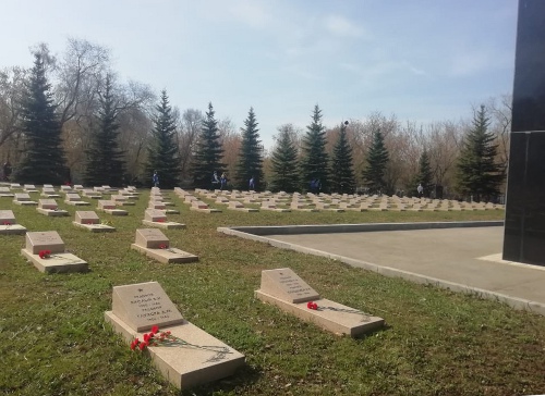 Мемориал на городском кладбище в Самаре Мемориал на городском кладбище в Самаре