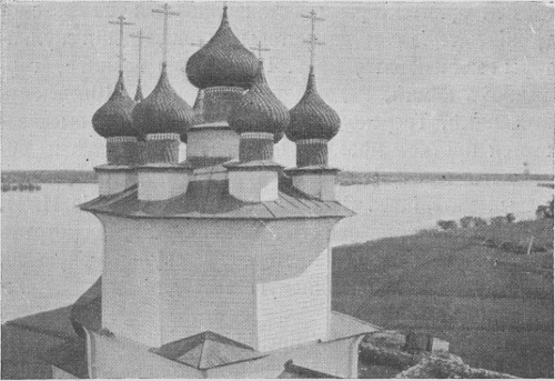 Девятиглавая церковь в Кижах Девятиглавая церковь в Кижах